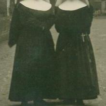 Schwestern (um 1930)